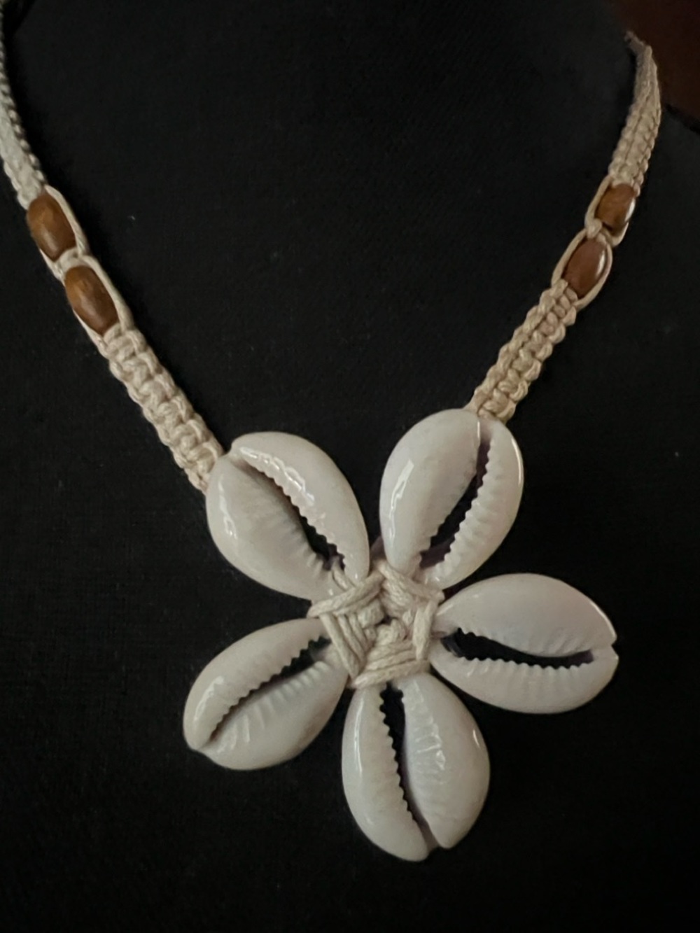 Vintage Handmade Boho Cream Cowrie Flower Necklace